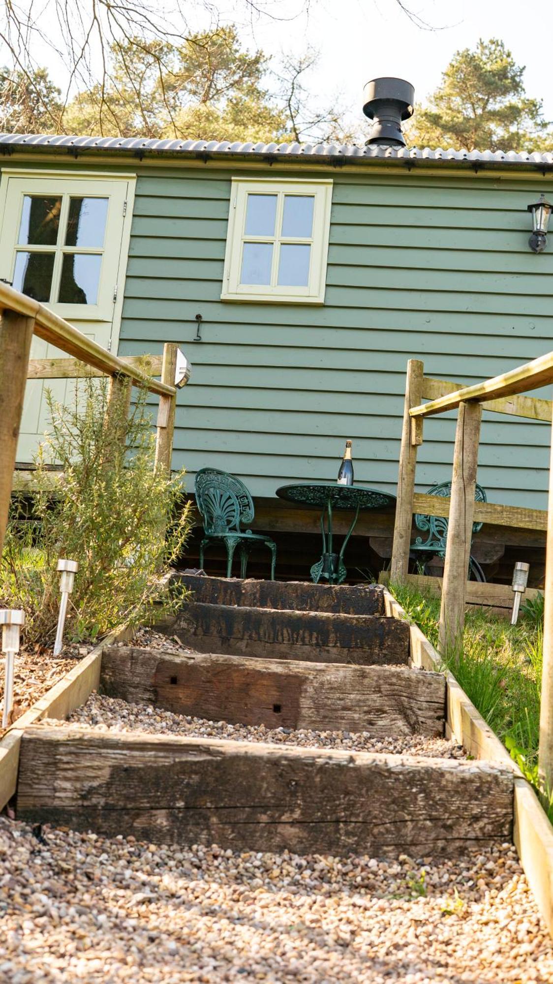 Lavender Retreat With Private Hot Tub ξενώνας Upper Hulme Εξωτερικό φωτογραφία